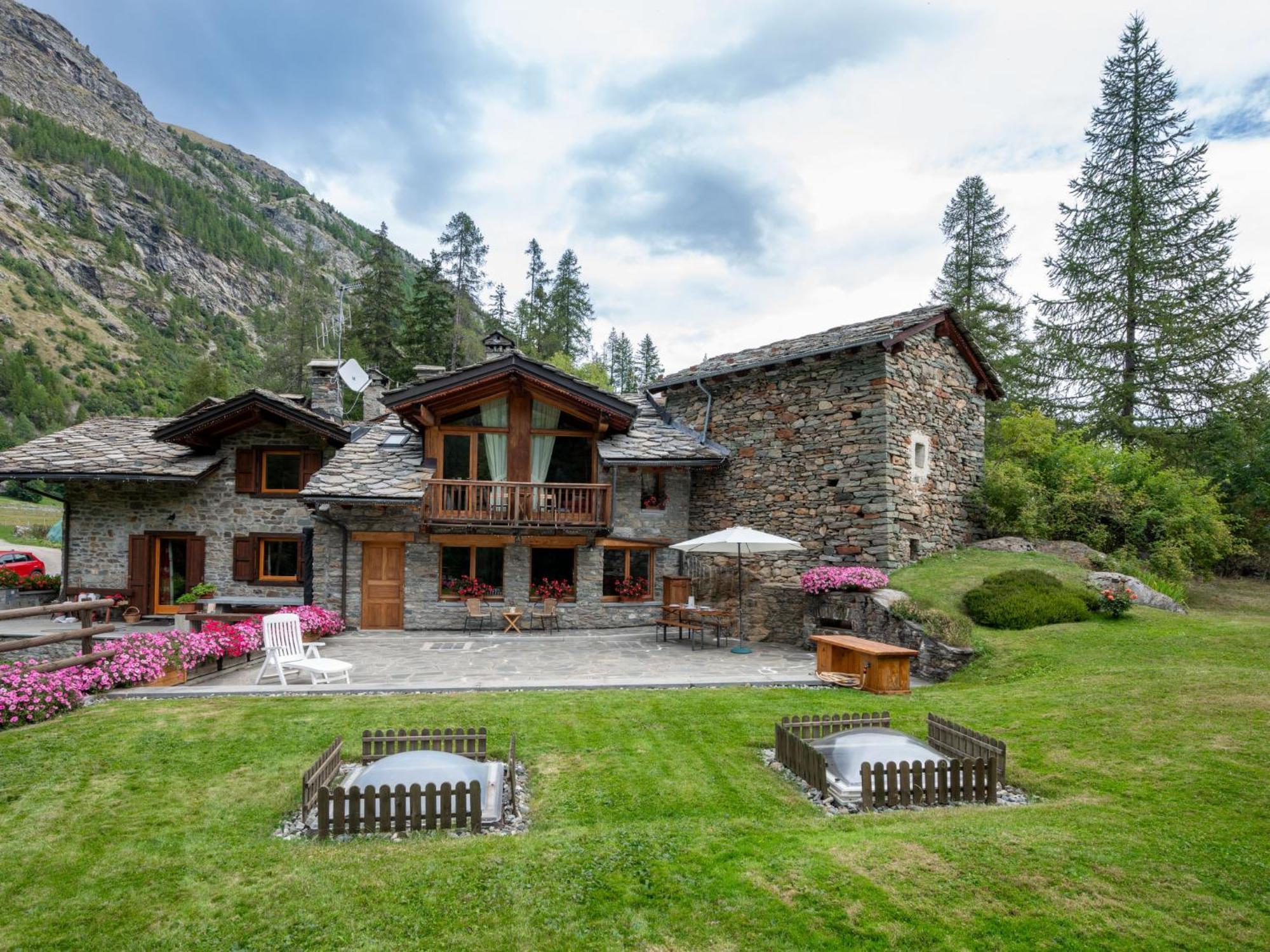 Chalet Chez Les Roset By Interhome Baulen Exterior photo